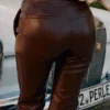 Adara Hose aus veganem Leder in Schokoladenbraun Adara Hose aus veganem Leder in Schokoladenbraun
