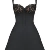 Adriana – Minikleid aus schwarzem Satin und Spitze Adriana – Minikleid aus schwarzem Satin und Spitze