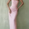 Adrienne Pink Quartz Georgette-Trägerloses Abendkleid Adrienne Pink Quartz Georgette-Trägerloses Abendkleid