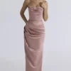 Adrienne – trägerloses Abendkleid aus Blush-Satin Adrienne – trägerloses Abendkleid aus Blush-Satin