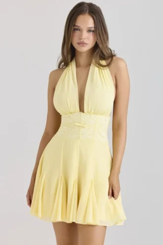 Ailani Buttergelbes Georgette-Minikleid mit Neckholder