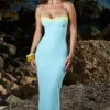 Aiza Maxikleid in Ozeanblau mit kontrastierender Spitze Aiza Maxikleid in Ozeanblau mit kontrastierender Spitze