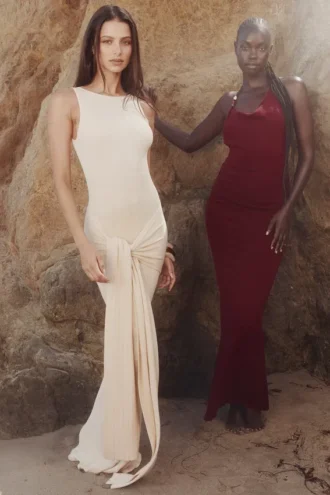 Akaia Champagne Wasserfall-Maxikleid