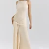 Akaia Champagne Wasserfall-Maxikleid Akaia Champagne Wasserfall-Maxikleid