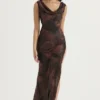 Alaina Antik-Kupfer-Maxikleid mit schrägen Schnittlinien Alaina Antik-Kupfer-Maxikleid mit schrägen Schnittlinien