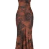 Alaina Antik-Kupfer-Maxikleid mit schrägen Schnittlinien Alaina Antik-Kupfer-Maxikleid mit schrägen Schnittlinien