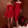 Alana Scarlet Off-Shoulder-Kleid Alana Scarlet Off-Shoulder-Kleid