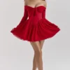 Alana Scarlet Off-Shoulder-Kleid Alana Scarlet Off-Shoulder-Kleid
