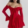 Alana Scarlet Off-Shoulder-Kleid Alana Scarlet Off-Shoulder-Kleid