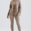Alara Barley Chunky Strickjacke aus Naturwolle Alara Barley Chunky Strickjacke aus Naturwolle
