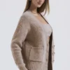 Alara Barley Chunky Strickjacke aus Naturwolle Alara Barley Chunky Strickjacke aus Naturwolle