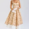 Alba Midi-Kleid aus Baumwolle mit gerafftem Rock und Honeyflower-Print Alba Midi-Kleid aus Baumwolle mit gerafftem Rock und Honeyflower-Print
