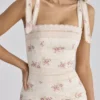 Alessina Elfenbeinfarbenes Vintage-Rosen-Print-Maxikleid aus Baumwolle mit Spitze Alessina Elfenbeinfarbenes Vintage-Rosen-Print-Maxikleid aus Baumwolle mit Spitze