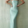 Alette Jade Satin-Maxikleid ohne Träger Alette Jade Satin-Maxikleid ohne Träger