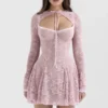 Alice – Perfektes rosa Spitzen-Mini-Kleid Alice – Perfektes rosa Spitzen-Mini-Kleid