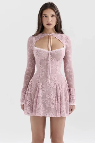 Alice – Perfektes rosa Spitzen-Mini-Kleid