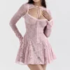 Alice – Perfektes rosa Spitzen-Mini-Kleid Alice – Perfektes rosa Spitzen-Mini-Kleid