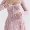Alice – Perfektes rosa Spitzen-Mini-Kleid Alice – Perfektes rosa Spitzen-Mini-Kleid