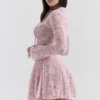 Alice – Perfektes rosa Spitzen-Mini-Kleid Alice – Perfektes rosa Spitzen-Mini-Kleid