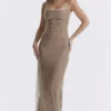 Alondra Cafe Au Lait Maxikleid mit Perlenstickerei – Limited Edition Alondra Cafe Au Lait Maxikleid mit Perlenstickerei – Limited Edition