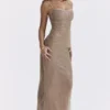 Alondra Cafe Au Lait Maxikleid mit Perlenstickerei – Limited Edition Alondra Cafe Au Lait Maxikleid mit Perlenstickerei – Limited Edition