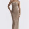 Alondra Cafe Au Lait Maxikleid mit Perlenstickerei – Limited Edition Alondra Cafe Au Lait Maxikleid mit Perlenstickerei – Limited Edition