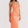 Alora Tangerine trägerloses Korsetts-Midi-Kleid Alora Tangerine trägerloses Korsetts-Midi-Kleid