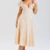 Amaya Midi-Kleid in Creme-Tea mit Broderie Anglais Amaya Midi-Kleid in Creme-Tea mit Broderie Anglais