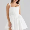 Ami Weißes Minikleid aus Stretch-Baumwolle mit Korsetts Ami Weißes Minikleid aus Stretch-Baumwolle mit Korsetts