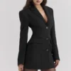 Amia Schwarzes Blazer-Minikleid Amia Schwarzes Blazer-Minikleid