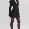 Amia Schwarzes Blazer-Minikleid Amia Schwarzes Blazer-Minikleid