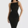 Amirah – Schwarzes Midi-Kleid mit Kristallverzierung Amirah – Schwarzes Midi-Kleid mit Kristallverzierung