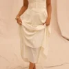 Amorata Maxikleid in Elfenbein mit Plissee Amorata Maxikleid in Elfenbein mit Plissee