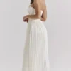 Amorata Maxikleid in Elfenbein mit Plissee Amorata Maxikleid in Elfenbein mit Plissee
