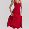 Amore Scarlet Midi-Kleid mit tiefem Taillenbund Amore Scarlet Midi-Kleid mit tiefem Taillenbund