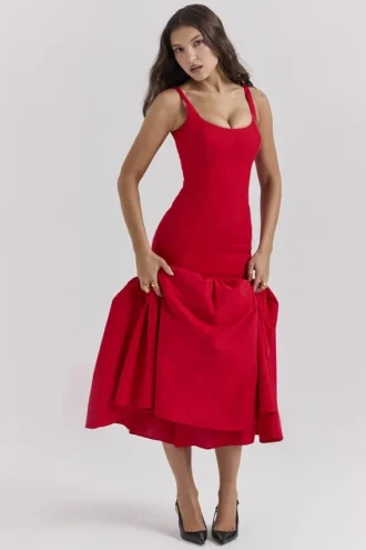 Amore Scarlet Midi-Kleid mit tiefem Taillenbund