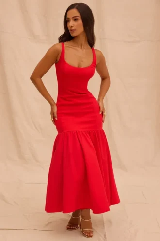 Amore Scarlet Midi-Kleid mit tiefem Taillenbund