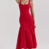 Amore Scarlet Midi-Kleid mit tiefem Taillenbund Amore Scarlet Midi-Kleid mit tiefem Taillenbund