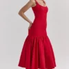 Amore Scarlet Midi-Kleid mit tiefem Taillenbund Amore Scarlet Midi-Kleid mit tiefem Taillenbund