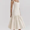 Amore Vintage cremefarbenes Midikleid mit tiefem Taillenbund Amore Vintage cremefarbenes Midikleid mit tiefem Taillenbund