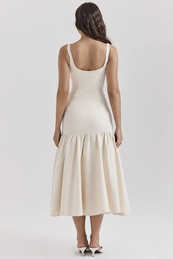 Amore Vintage cremefarbenes Midikleid mit tiefem Taillenbund Amore Vintage cremefarbenes Midikleid mit tiefem Taillenbund
