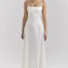 Anabella – Elfenbeinfarbenes Maxikleid aus Satin mit Schnürung Anabella – Elfenbeinfarbenes Maxikleid aus Satin mit Schnürung