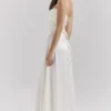 Anabella – Elfenbeinfarbenes Maxikleid aus Satin mit Schnürung Anabella – Elfenbeinfarbenes Maxikleid aus Satin mit Schnürung