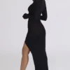 Anais – Schwarzes, gerafftes Maxikleid mit Schlitz am Oberschenkel Anais – Schwarzes, gerafftes Maxikleid mit Schlitz am Oberschenkel