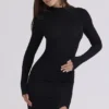 Anais – Schwarzes, gerafftes Maxikleid mit Schlitz am Oberschenkel Anais – Schwarzes, gerafftes Maxikleid mit Schlitz am Oberschenkel