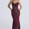 Anastelle Plum – Handbesticktes, mit Perlen verziertes Satin-Maxi-Abendkleid – Limited Edition Anastelle Plum – Handbesticktes, mit Perlen verziertes Satin-Maxi-Abendkleid – Limited Edition