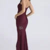 Anastelle Plum – Handbesticktes, mit Perlen verziertes Satin-Maxi-Abendkleid – Limited Edition Anastelle Plum – Handbesticktes, mit Perlen verziertes Satin-Maxi-Abendkleid – Limited Edition