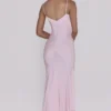 Anastelle – Rosa, handbesticktes Satin-Maxikleid Anastelle – Rosa, handbesticktes Satin-Maxikleid