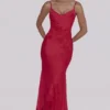 Anastelle – Rotes, handbesticktes Satin-Maxikleid – Limitierte Edition Anastelle – Rotes, handbesticktes Satin-Maxikleid – Limitierte Edition