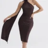 Angelina Midi-Kleid mit Wickelhalsausschnitt in Schokoladenbraun Angelina Midi-Kleid mit Wickelhalsausschnitt in Schokoladenbraun